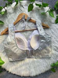 Blusa de seda con perlas y detalles de moti, hecha a mano por diseñadores, completamente cosida, lista para usar, ideal para novias y fiestas. - Product Image 5