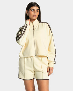Conjunto Deportivo para Mujer, Chaqueta Corta Amarilla con Cierre y Hombros Caídos, Pantalones Cortos con Rayas, Sudadera con Capucha, Personalizable con Logotipo, Superventas - Product Image 1