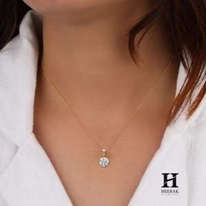 Pendentif solitaire classique à 6 griffes avec diamant rond, collier en or 14K/18K pour femme - Product Image 1