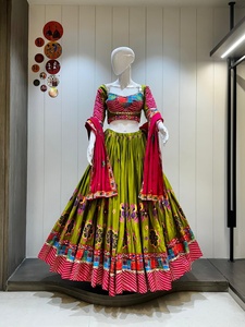 Choli Morla Premium de Rayón y Algodón Bombay con Blusa con Trabajo de Espejos y Dupatta Chanderi para Navratri 24 - Product Image 2