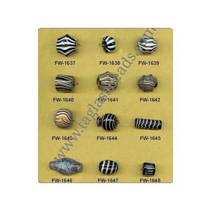 Vente chaude directe du fabricant de perles de verre en cristal noir doré à bas prix prêt à expédier broderie au chalumeau fabrication de bijoux - Product Image 1