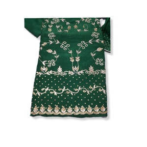 Salwar Kameez en soie pour femmes, brodé à la main avec des broderies Zari, tenue traditionnelle pour les fêtes et les festivals, présentant la mode indienne et pakistanaise - Product Image 4