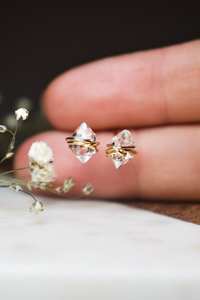 Pendientes de circonita Herkimer envueltos en alambre, cristales crudos de sal y pimienta, plata de ley 925, joyería chapada en oro de 14 quilates - Product Image 3