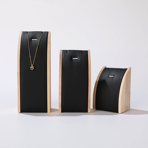 Vente chaude en gros, support de collier personnalisé en forme de polygone, buste, pendentif, bracelet de luxe, présentoir à bijoux, support en bois et cuir PU, Elequeen - Product Image 2