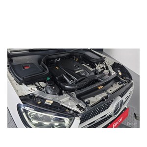 Mercedes-Benz GLC-Class GLC300e 4MATIC Coupé Modèle avril 2023 avec 66 286 km, boîte automatique, sièges en cuir, caméra de recul - Product Image 6