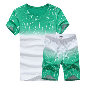 Conjunto de camiseta y pantalones cortos de fitness sublimados personalizados para hombre en mayor calidad - Product Image 3