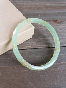 Brazaletes de Resina en Stock, Listos para Envío, Acabado Sólido, Venta al por Mayor Directa de Fábrica, Brazaletes de Resina Personalizados - Product Image 6