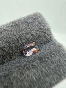Spinelle naturelle de Mahenge 1,03 carat taille émeraude de Tanzanie pour la fabrication de bijoux - Product Image 4