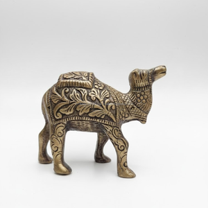 Juego de 2 Figuras de Camello de Latón Antiguo y Aluminio, Diseño Art Deco, Símbolo de Resistencia y Prosperidad, Estatuas Metálicas para Diwali y Cumpleaños - Product Image 2
