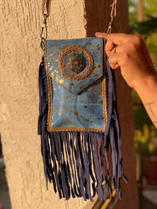 Bolso de piel auténtica hecho a mano con flecos para teléfono móvil, bolso de mano con piel metálica, estilo bohemio - Product Image 3