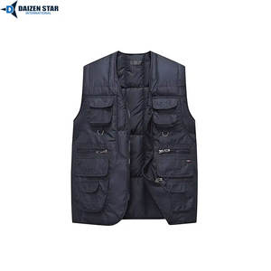 Gilet matelassé streetwear pour homme en laine et polyester, col montant, fermeture éclair, couleur unie, écologique, brodé, pour l'hiver - Product Image 4