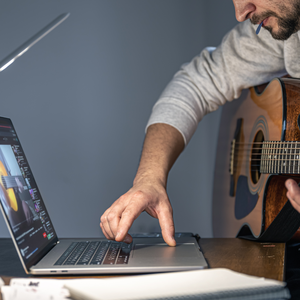 Generador de Música con IA y Servicio de Creación de Canciones |   Software Avanzado de Composición de Audio |   Equipes de Marketing y Empresas para Creadores de Contenido - Product Image 3