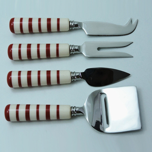 Ensemble d'ustensiles à fromage 4 pièces, lames en acier inoxydable, poignées en corne, sans danger pour les aliments, lavage à la main uniquement - Product Image 3