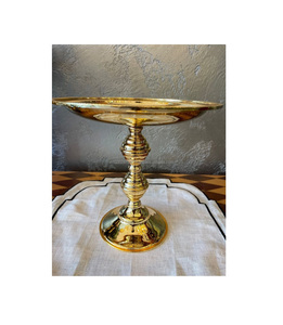 Soporte de pastel de metal de altura ajustable para diferentes tamaños de pastel con mecanismo de bloqueo y agarre inferior estable - Product Image 5