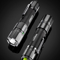 Linterna LED Negra Recargable por USB de Aluminio, 2700 Lúmenes