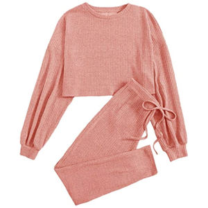 Conjunto de Top Corto y Pantalones Deportivos para Mujer, Estilo Urbano, con Encaje y Botones, en Tela Transpirable y Ecológica - Product Image 5