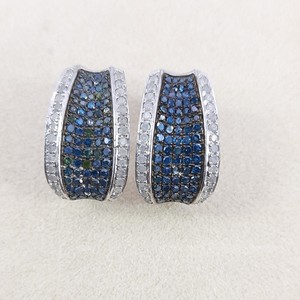 Pendientes de Aro Huggie con Diamantes Azules Naturales de Corte Redondo de 1.90 Cttw, con Color Mejorado, en Plata de Ley 925 - Product Image 1