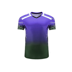 ชุดเทนนิสชาย เสื้อและกางเกงขาสั้นแบบกำหนดเอง ชุดกีฬา ผ้าแห้งเร็ว น้ำหนักเบา ระบายอากาศได้ดี สวมใส่สบายสำหรับการฝึกซ้อม - Product Image 2