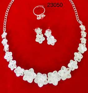 Ensemble collier et boucles d'oreilles floraux plaqués or indien tendance pour femmes, bijoux de fiançailles et de mariage - Product Image 6