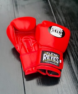 ถุงมือชกมวยหนังแท้พรีเมียมแบบเม็กซิกัน Cleto Reyes พร้อมที่ป้องกันแก้ม ที่ครอบศีรษะ และที่ป้องกันอวัยวะเพศชายแบบติดตีนตุ๊กแก - Product Image 2
