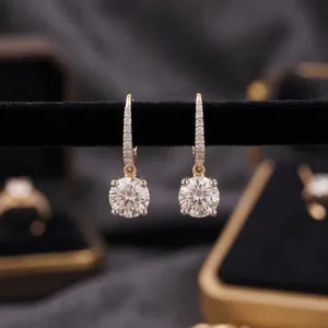 Pendientes de Aro con Diamantes Cultivados en Laboratorio, Redondos, de Oro de 14 Quilates |   Pendientes Colgantes de Diamantes de Lujo |   Joyería de Oro Fino - Product Image 5