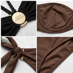 Ensemble bikini bandeau de couleur unie pour femmes, avec détail bouton torsadé sur le devant, bas de maillot de bain extensible, deux pièces - Product Image 4
