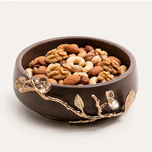 Tazón para servir hecho a mano con madera de acacia y detalles florales de latón dorado de lujo, ecológico, grande, decorativo, para ensaladas y frutas. - Product Image 4