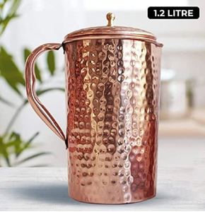 Ensemble de carafes en cuivre pour une culture de table élégante en resort, service d'eau en métal avec verres, durable et réutilisable pour la cuisine. - Product Image 4
