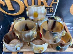 Brazaletes de Cuerno Redondos, Cuerno de Búfalo Natural Pulido, Artículo de Colección Artístico - Product Image 3