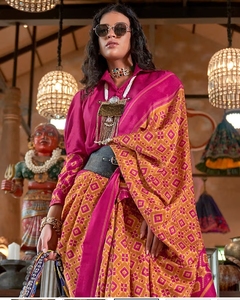 Sari de Diseño KV Soft Silk Ikat con Estampado Geométrico Naranja y Blusa Sin Coser - Product Image 1