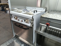 Remorque alimentaire remorquable durable à prix de gros raisonnable, avec cadre en aluminium résistant à la rouille, idéale pour les snacks et la vente de nourriture de rue en Chine