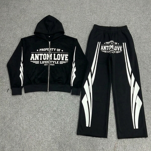 Ensemble de survêtement pour homme avec logo personnalisé, 2 pièces |   Sweat-shirt à capuche et pantalon de survêtement à imprimé flamme |   Ensemble de jogging en molleton streetwear en gros - Product Image 1