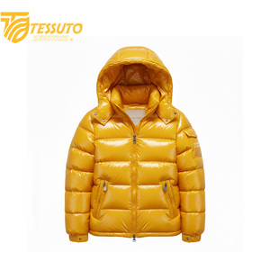 Veste matelassée noire brillante avec capuche et logo personnalisé – Manteau d'hiver en duvet pour homme – Fabricant en gros OEM - Product Image 1