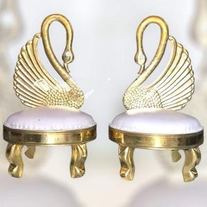 Chaise de salle à manger design tendance Cygne pour mariés, idéale pour événements – Produit de haute qualité à prix avantageux - Product Image 1