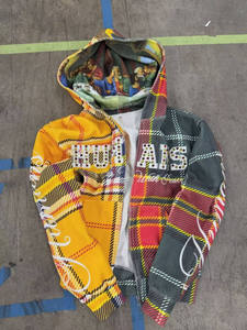 Sudadera con Capucha Moderna con Cristales de Imitación, Sudadera Urbana Premium, Cómoda, 100% Algodón, Ecológica, de Secado Rápido - Product Image 1