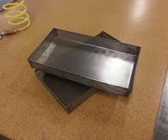 ถาดตาข่ายทรงสี่เหลี่ยมตกแต่งอย่างหรูหรา พร้อมงานแกะสลักเหล็กทำมือ ชุบสังกะสี งานฝีมือโลหะประดับตกแต่ง - Product Image 3