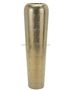 Premium Metal <b>Flower</b> <b>Vase</b> For Table Centerpiece Decoration With Sophisticated Craftsmanship And Shine - Product Image 1