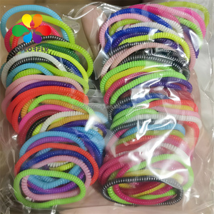 Fascia per capelli con corda per telefono colorata - Product Image 1