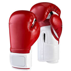 Gants de boxe en cuir artificiel bicolores rouge et blanc, ajustement ergonomique avec paume perforée respirante et sangle de poignet sécurisée - Product Image 1