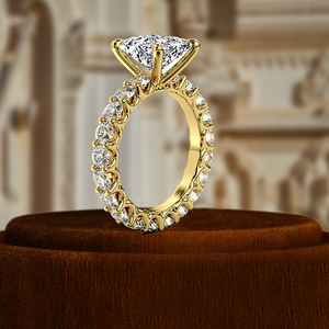 Bague de fiançailles minimaliste chrétienne en or jaune 14 carats avec diamant de laboratoire taille princesse 1,5 carat certifié IGI et pavé complet - Product Image 5