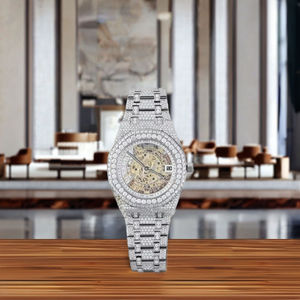 Reloj de Lujo para Hombre, Cuadrado, de Aleación, con Cuarzo, Bisel de Diamantes de 41 mm, Cristal de Zafiro, Esfera Analógica, Cierre Plegable - Product Image 1