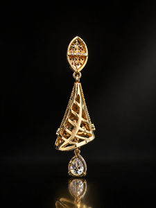 ELVORA GEMS ต่างหูทรงพีระมิดชุบทองประดับคริสตัลรูปทรงลูกแพร์แบบฝังขอบสำหรับผู้หญิงงานแต่งงานสไตล์คลาสสิก - Product Image 4
