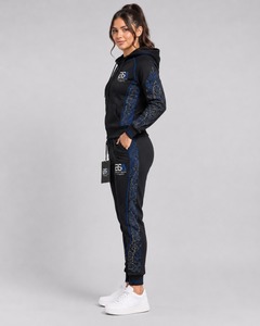 Survêtement pour femmes, tenue athlétique tendance avec un matériau doux et respirant, coupe confortable et style moderne pour l'entraînement et les voyages - Product Image 2