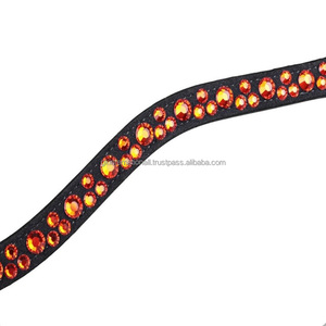 Bandeau de tête pour cheval en cuir anglais, durable et facile à utiliser, avec cristaux de luxe, strass et chaîne thermocollée - Product Image 1