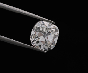 Diamante Cultivado en Laboratorio de 3.0 Ct, Corte Antiguo, Forma Cojín, Color E-F, Claridad VVS-VS, Certificado IGI, Piedra Suelta - Product Image 3