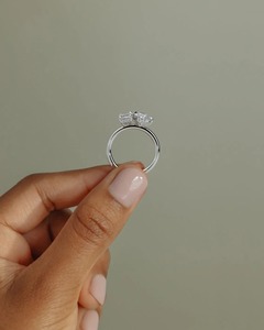 Anillo de compromiso Orinora con esmeralda y perla, halo oculto, Toi et Moi, diamante cultivado en laboratorio, certificado IGI - Product Image 2