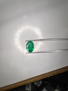 Émeraude naturelle de qualité supérieure de 3,55 carats, taille poire classique, taille émeraude, pierre précieuse en vrac pour bijoux fins de créateur - Product Image 2