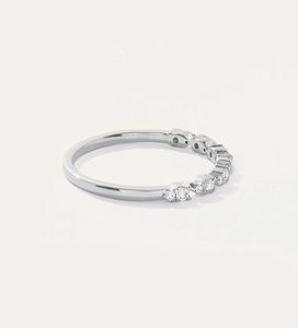 Anillo de Compromiso y Boda de Lujo Delicado con Moissanita de Corte Media Eternidad, Plata de Ley 925 Bañada en Oro, Apilable para Novia - Product Image 2