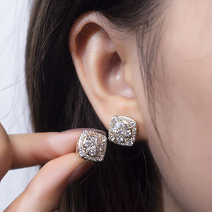 Boucles d'oreilles clous en or massif 10k avec moissanite, diamant de laboratoire taille ronde de luxe, solitaire, bijoux fins, fermeture à vis pour hommes et femmes - Product Image 1
