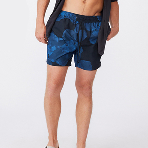 กางเกงขาสั้นผู้ชายลำลองสำหรับฤดูร้อน ผ้าเนื้อบางเบา ระบายอากาศได้ดี สวมใส่สบาย ดีไซน์ทันสมัย เหมาะสำหรับใส่ในชีวิตประจำวัน ดีไซน์พรีเมียม - Product Image 6